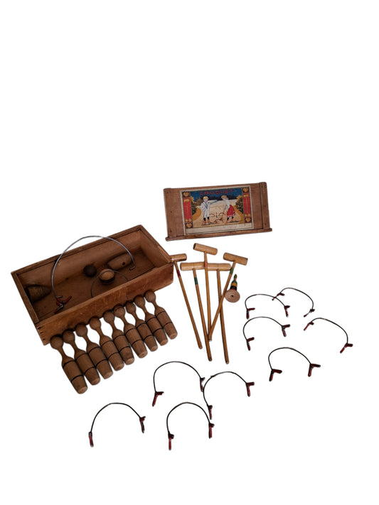 Croquet Set 1920-1930 in a wooden box. Original label on the front.