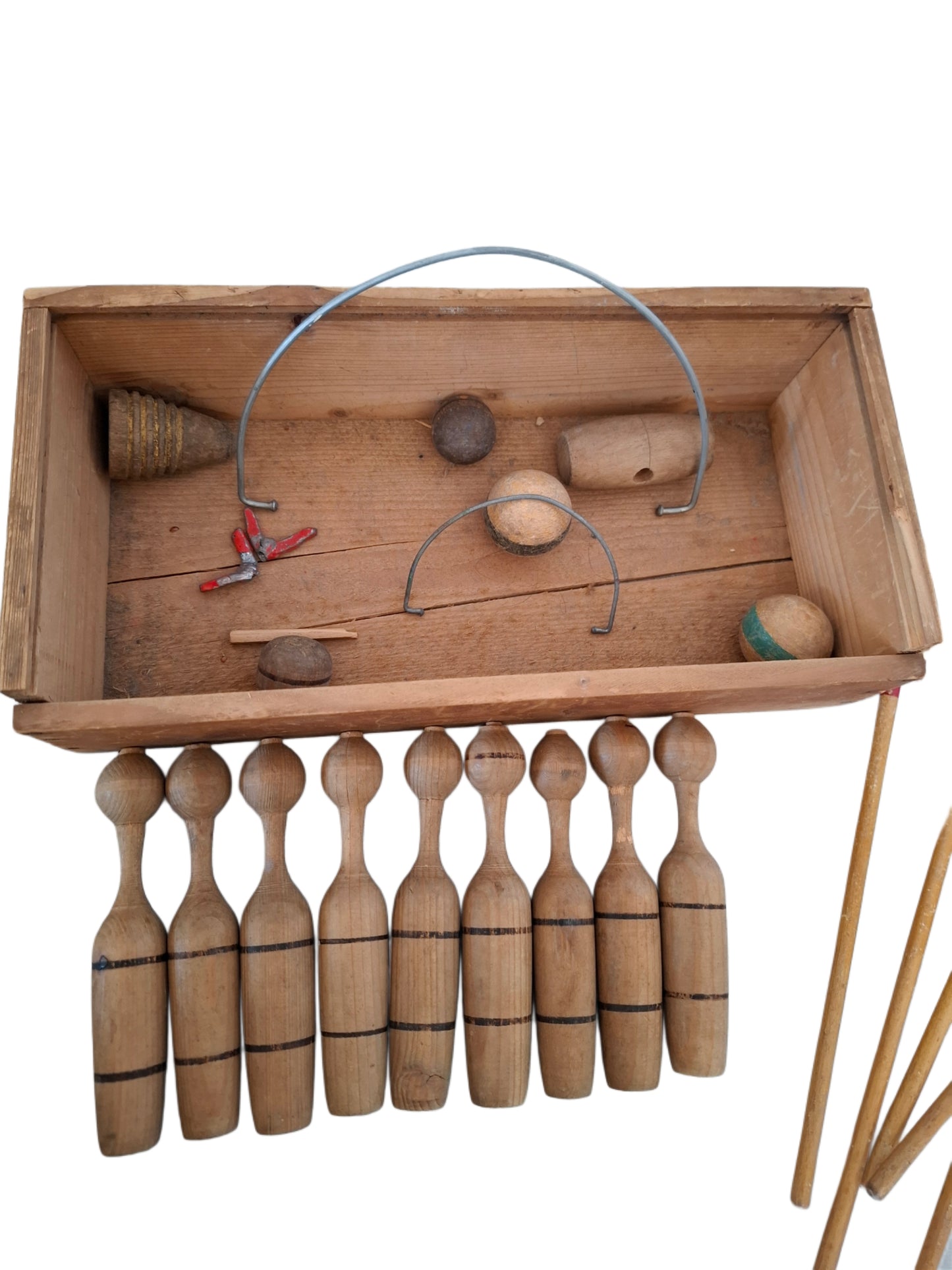 Croquet Set 1920-1930 in a wooden box. Original label on the front.